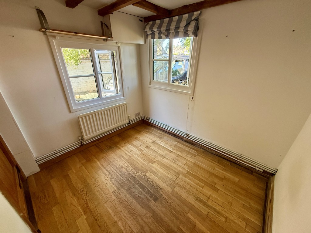 Lot: 224 - DETACHED COTTAGE FOR REFURBISHMENT - Bedroom three